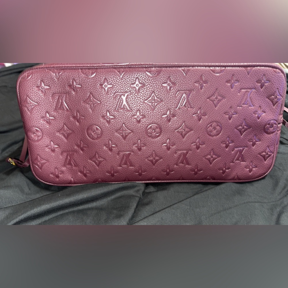 Elegant Burgundy Designer Like Tote Bag - Picture 2 of 4